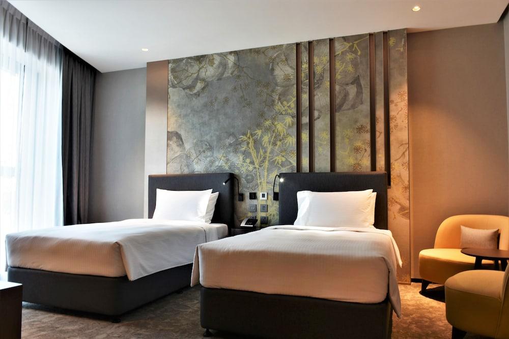 Отель Millennium Place Barsha Heights 4*