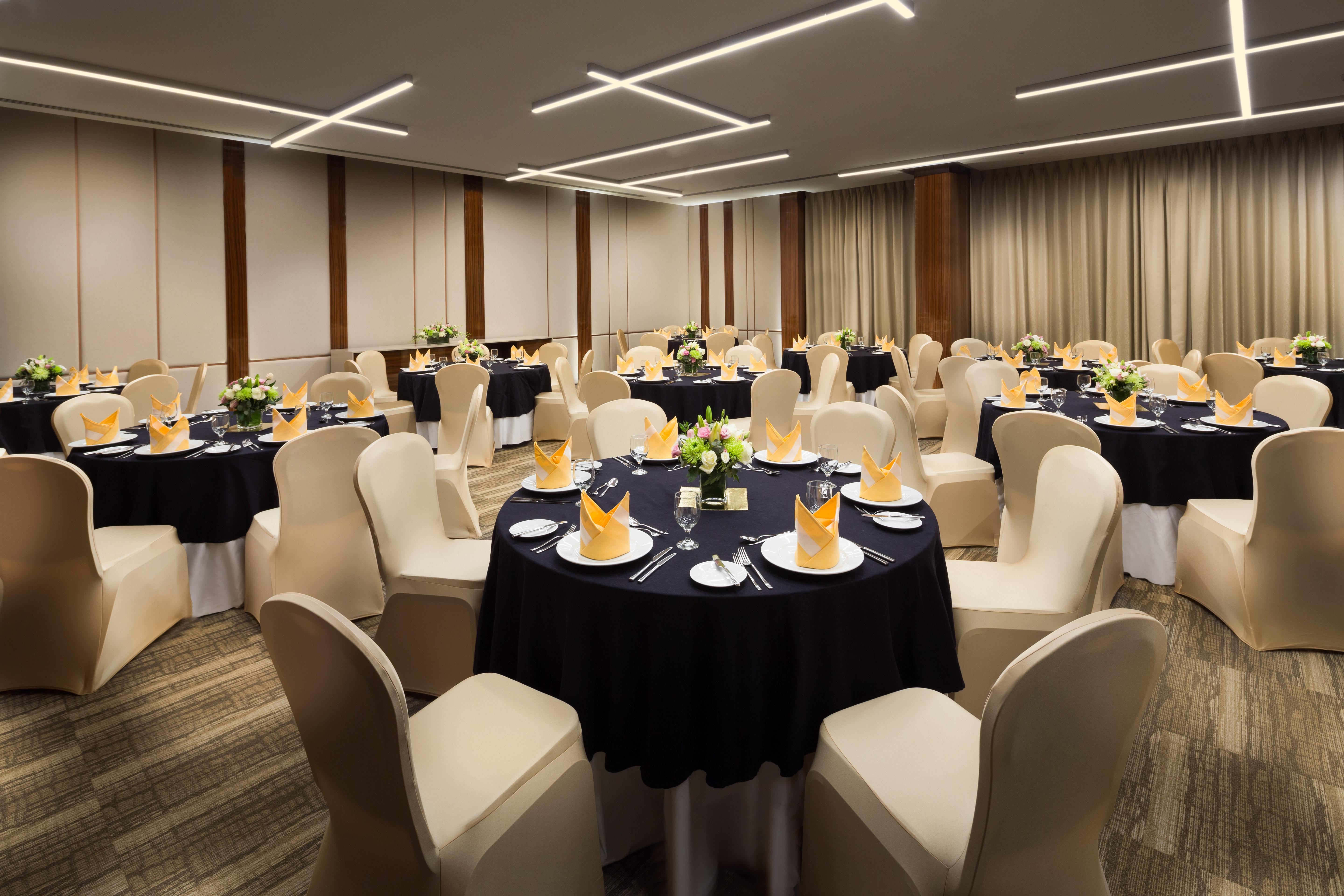 Millennium Place Barsha Heights Готель