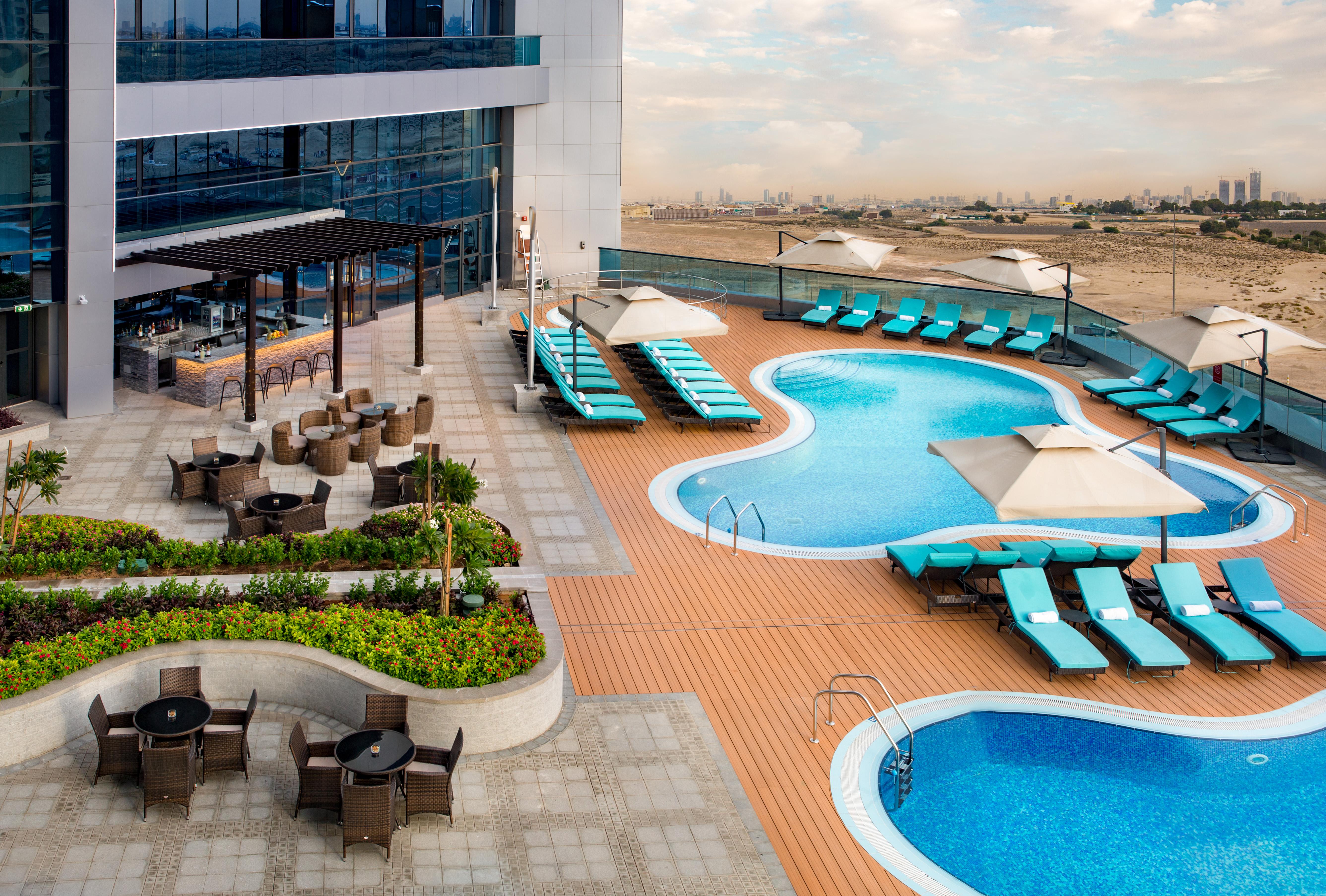 Millennium Place Barsha Heights Готель 4*